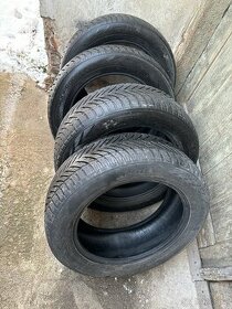 4ks celoroční pneu Nokian 235/55/18 104V - 2