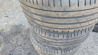 225/45R18 - 2