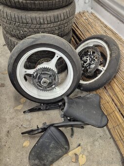 Suzuki GSX-R 1000 k5 - 2