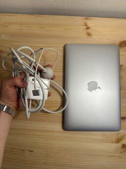 Apple MacBook Air 11” 2015 8GB RAM i5 256GB - 2