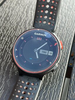 Chytré hodinky GARMIN FORERUNNER 235 červenočerné - 2