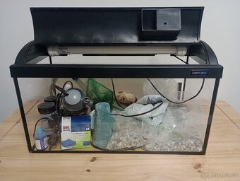 Komplet vybavené akvárium s UV lampou 30x30x60 - 2
