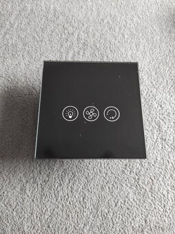 Prodám smart wifi spínač na světlo a stropní ventilátor - 2