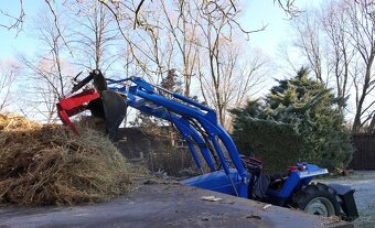 Malotraktor ISEKI s čelním nakladačem a vidlemi - 2