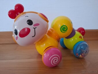 Prodám dětské hračky. Točící se kolotoč a jezdící housenka. - 2