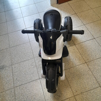 Elektrická motorka tříkolka - jako nová - 2