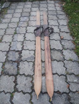 Staré dřevěné lyže - 2