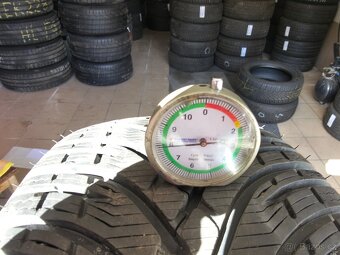 215/45 R17 KLEBER (7-8mm) č.15844/b8 - 2