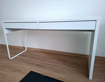 Prodám psací stůl MICKE /IKEA/ - 2