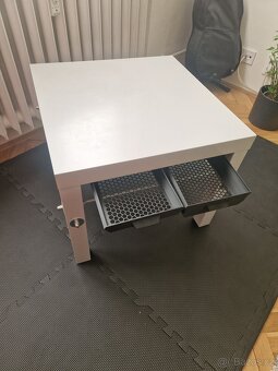 Ikea stolek Lack pod 3D tiskárnu - 2