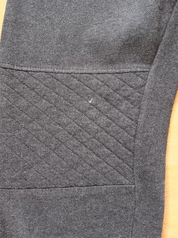 Šedé tepláky vel. 134/140 - 2