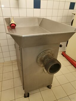 řezačka masa - 2