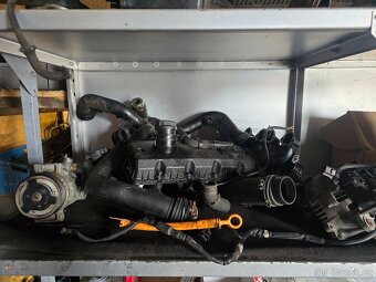 1.9tdi 77kw  díly motor - 2