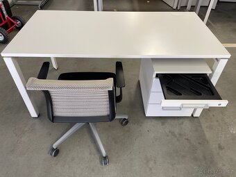 Kancelářské místo Steelcase - 2