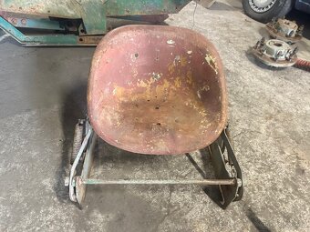 Sedánka Zetor 25 - 2