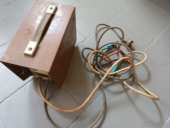 Auto nabíječka 6/12 V. - 2