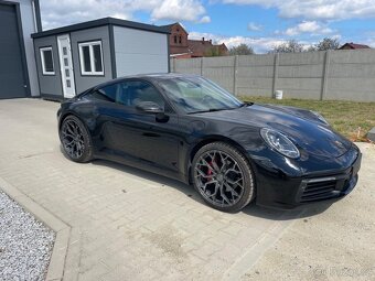 Porsche 911 Carrera 4 - 2