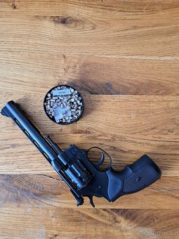 Flobertka revolver 4mm - 2