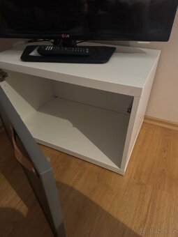 Skříňka pod televizi - 2