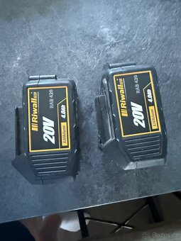 Prodám funkční baterie Riwall Rab 420 AKU - 2