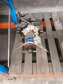 Hydraulický válec na třístranný sklápěč HYVA KRA - 2