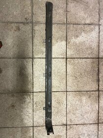 Vodici lišta posuvnych dveři vpravo 7H1843872 VW T5 - 2