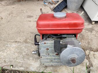 Motor na loď - 2