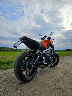 Yamaha mt09 - 2