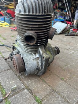 Motor Jawa Pérák 250 - 2