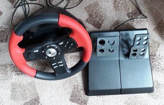 Volant herní Logitech - 2