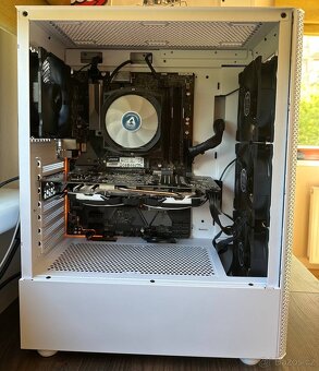 Herní PC Ryzen 3 2200G RX 580 8GB - 2