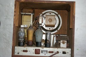Staré rádio Titan - 2