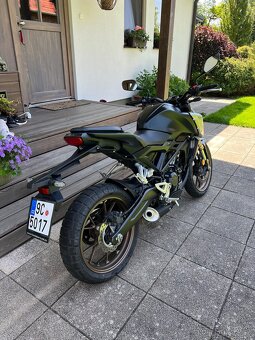 Honda cb125r - 2