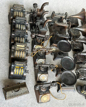 Sbírka kovových ořezávátek - 77 kusů - 2