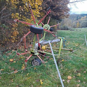 Podám obraceč Claas - 2