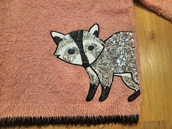 Svetr s mývalem zn. C&A, vel. 158/164 - 2