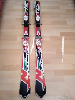 Sjezdové dětské lyže 129 cm - 2