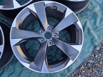 Sada disků Seat Leon Cupra ET46 7,5J x 18 - 2