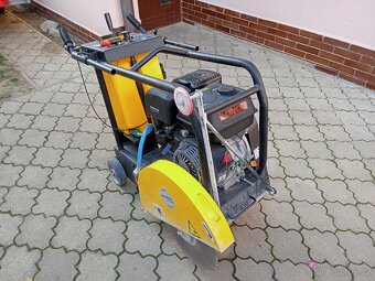 Motorová pila na asfalt a beton, cena včetně nového kotouče - 2