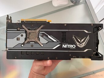 Sapphire nitro + RX VEGA 64 - 2