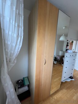 Šatní skříň - 2
