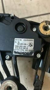Motůrek na okno BMW E91 - 2