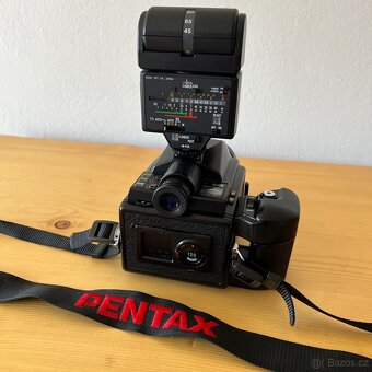 PENTAX 645 + 45mm f2.8 + Blesk AF280T - 2
