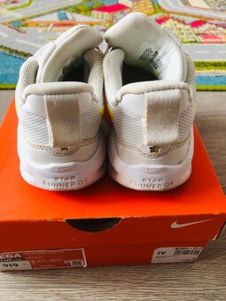 Dětské boty Nike runner - bílé - 2