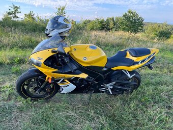 Yamaha R1 - 2