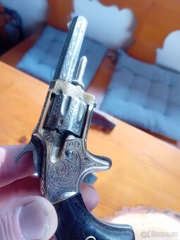 Historické revolvery kal.22 a 32 - 2