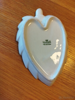 starý porcelánový popelník zámek Pardubice zn. Victoria - 2