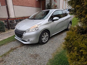 PEUGEOT 208 - 2