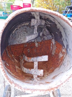 Prodám  míchačku - 2