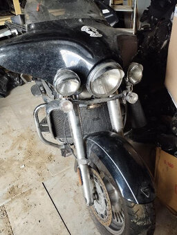 TRIUMPH ROCKET III TOURING  na díly - 2